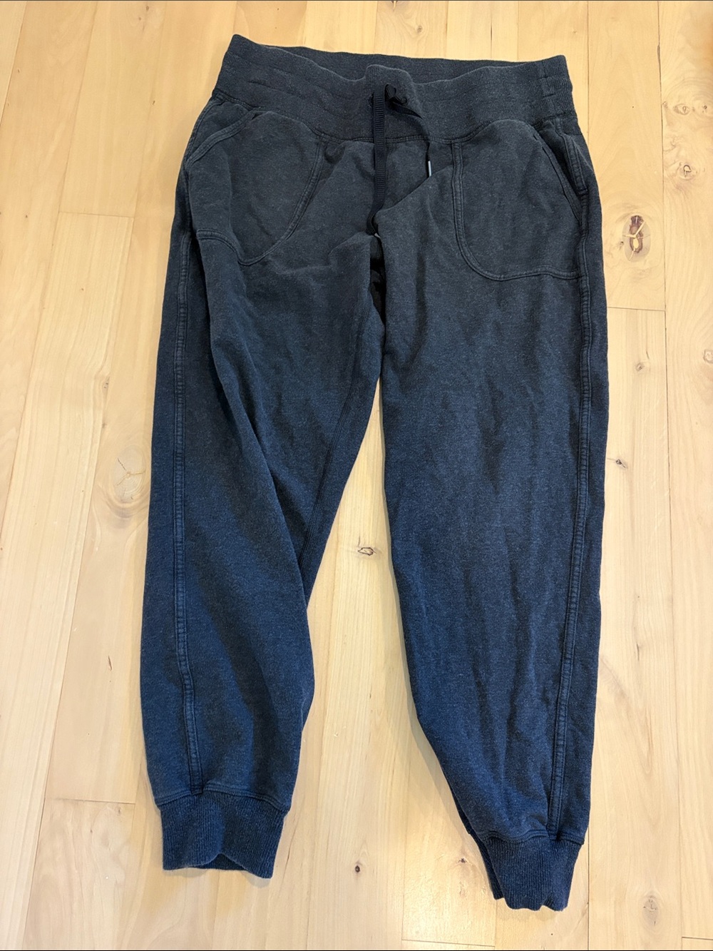 lululemon athletica Charcoal Gray capri Jogger Sweatpants